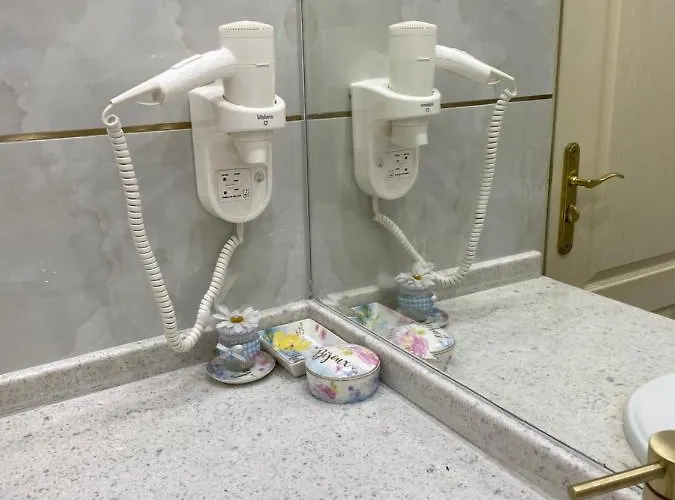 Sirius House * Saints Constantine and Helena