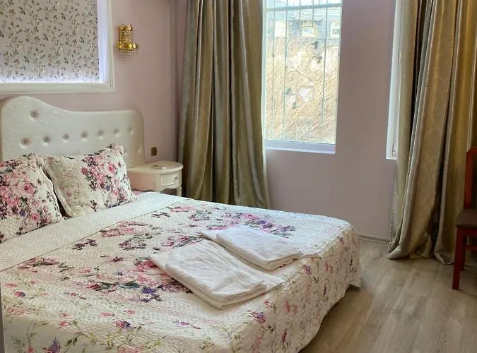 Sirius House * Aziz Konstantin ve Elena